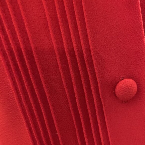 Danny & Nicole. Size 12. Crepe Short Sleeve Pin Tucked Blouse. B5 - Picture 3 of 7